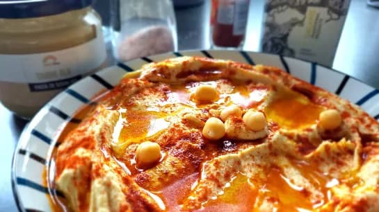 Hummus de casă: rețetă rapidă și de ce contează tahini
